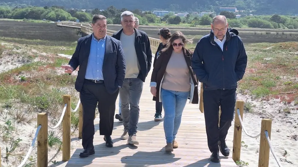 Visita a praia de Carnota do subdelegado