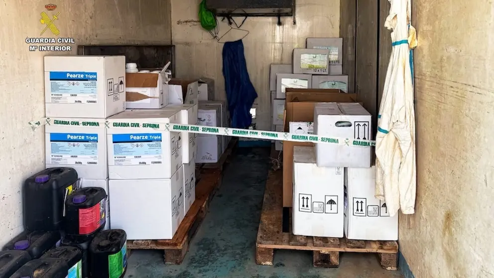 Incautados&nbsp;1.500 quilos de produtos fitosanitarios ilegais en Zas