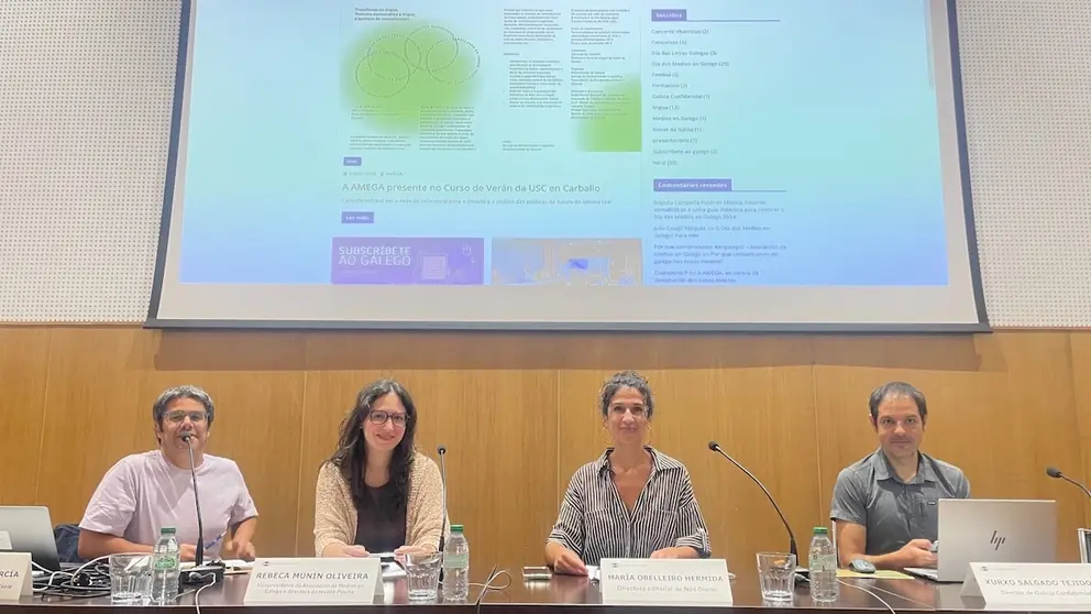  Ubaldo Cerqueiro, Rebeca Munín, María Obelleiro e Xurxo Salgado na mesa sobre os medios en galego do Curso de Veran da UDC en Carballo