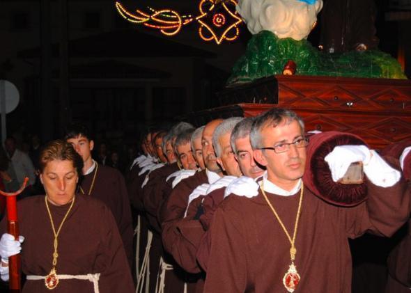 Devocion en Fisterra - FOto- Dario Gomez