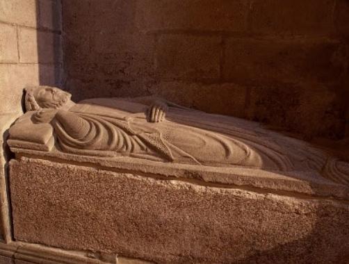 Sepulcro de Fernando II rei de Leon 1157-1188 moi vencellado a Galicia