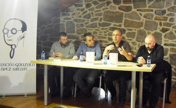 Mesa de presentación con Manuel Bragado, Ramón Nicolas, Suso Sambade e XH Rivadulla Corcón; López Abente e a súa Narrativa Mariña