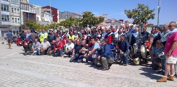 Case un cento de motos clasicas viaxaron de Zas ata Fisterra