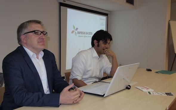 Manuel Pan e Dani Cerqueiro presentando o proxecto Empresas da Costa