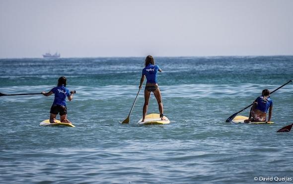 As Shark Team Girl facendo paddleboard no Beach Party Carnota 2012- Foto- David Queijas