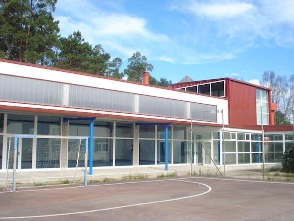 O renovado patio da Escola dos Muinos O renovado patio da Escola dos Muíños