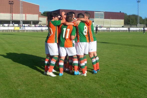 O Xallas de Santa Comba celebrando un gol ante o Lemos-Foto Fb do XSC