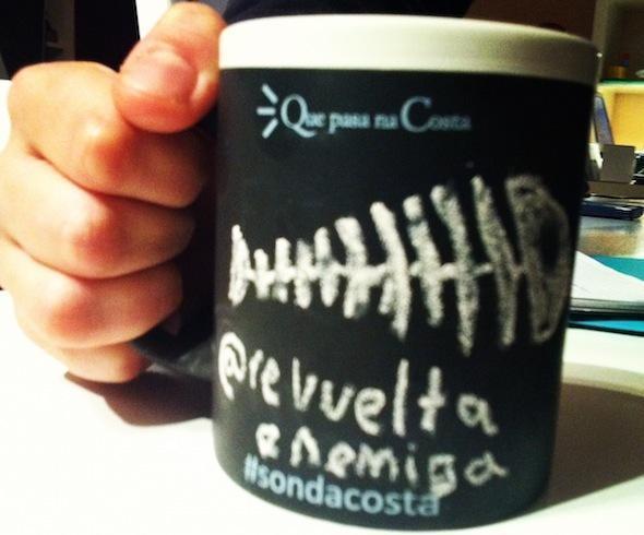 Algunha siariera dos Enemigos foi a Capitol con taza e todo