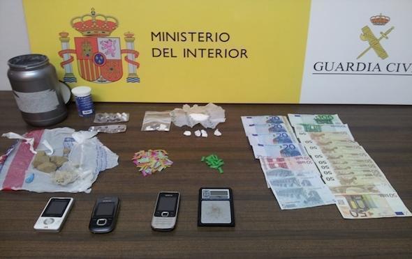 Obxectos requisados na Operacion Cleaner de Fisterra Obxectos requisados na Operación Cleaner de Fisterra