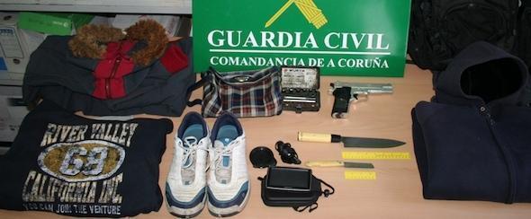 Obxectos requisados na Operacion Knife de Carballo Obxectos requisados na Operación Knife de Carballo