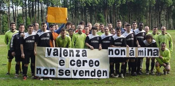 Valeza e Cereo xogaron un partido contra a mina de ouro de Corcoesto Valenza e Cereo xogaron un partido contra a mina de ouro de Corcoesto