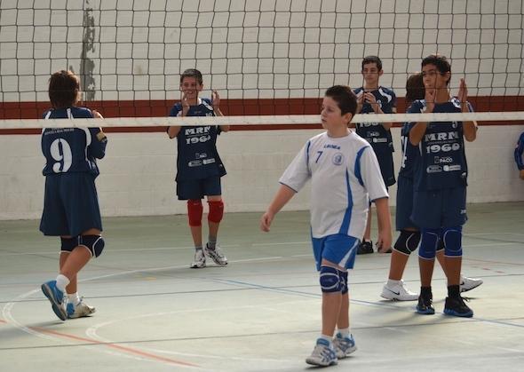 Infantis do Volei Dumbria-DFoto- Jorge Parri Os Infantís do Manuela Rial afianzaron o liderato na Liga galega-Foto- Jorge Parri