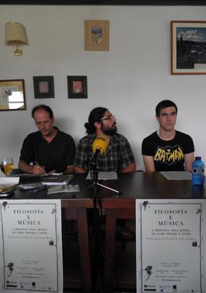 Pablo-Seoane-Javier-Turnes-e-Sergio-Cernadas-na-Presentacion-do-Ciclo-Pensar-a-Voces Pablo-Seoane-Javier-Turnes-e-Sergio-Cernadas-na-Presentacion-do-Ciclo-Pensar-a-Voces
