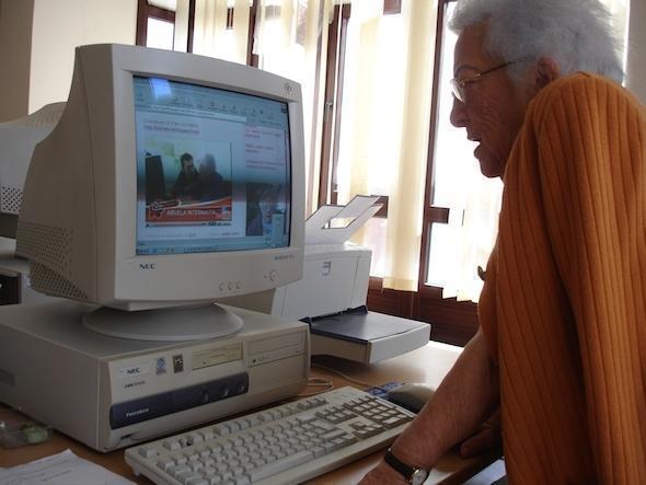 Maria Amelia era toda unha internauta María Amelia foi a primeira persoa entrevistada por QPC