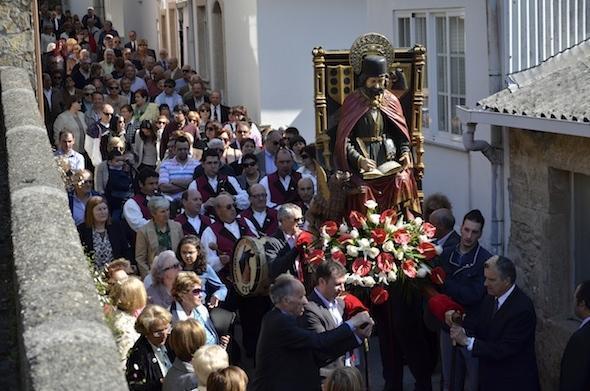 Procesion de San Marcos polas ruas de Corcubion-Foto- JOrge Parri Procesion de San Marcos polas ruas de Corcubion-Foto- JOrge Parri