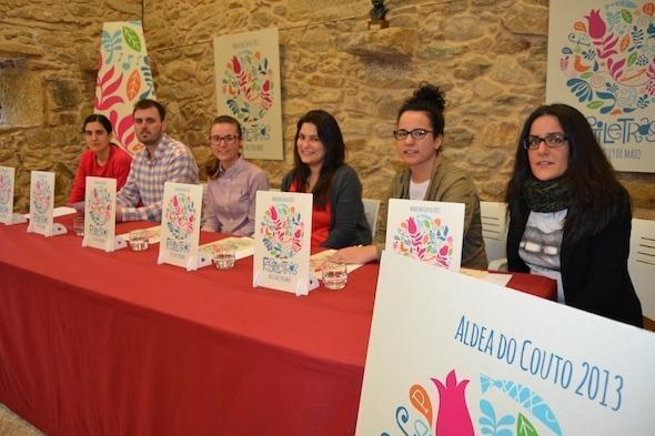 A xuventude da Aldea do Couto presentou o programa Festiletras 2013 -Foto Xose Manuel Varela A xuventude da Aldea do Couto presentou o programa Festiletras 2013 -Foto Xose Manuel Varela