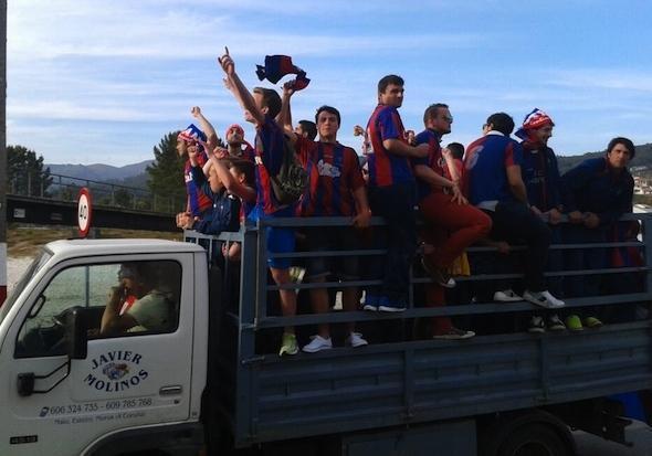 Esteirana en Camion celebrando o titulo de campion da Liga da Costa -Foto-MIguel Amigo Esteirana en Camion celebrando o titulo de campion da Liga da Costa -Foto-@MIguelEsteiro