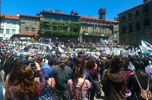 Unha-chea-praza-da-Quintana-de-Santiago-berrou-contra-a-minaria Unha-chea-praza-da-Quintana-de-Santiago-berrou-contra-a-minaria