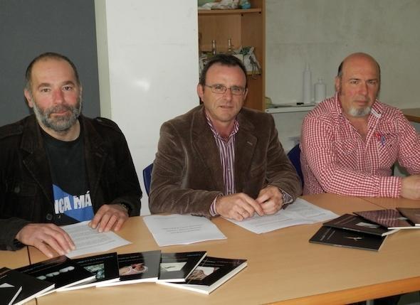 Paco Souto, Eduardo Parga e Paco de Tano presentando o Certame de Poesía Erótica Illas Sisargas 2013