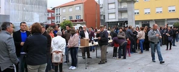 A praza do Concello de Vimianzo degustou a churrascada A praza do Concello de Vimianzo degustou a churrascada