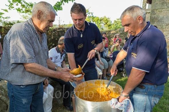 50 potas de callos na Faguia de Carnes-Foto-Roberto Rua 50 potas de callos na Faguia de Carnes-Foto-Roberto Rua
