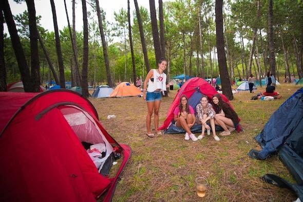 A acampada e fantastica A acampada no piñeiral de Valarés é una auténtico luxo