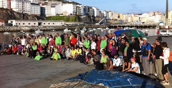 120 trasnos saindo de Malpica 120 trasnos saíndo de Malpica para facer a primeria etapa do Camiño dos Faros
