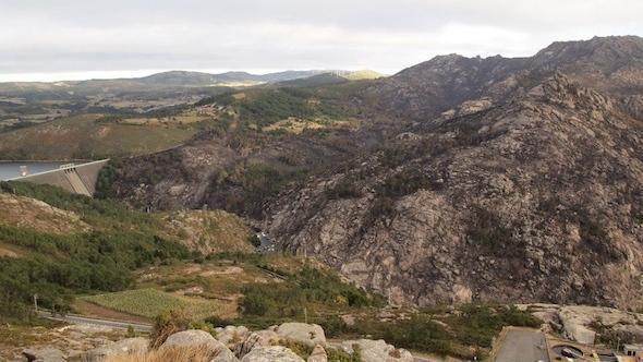 Monte Pindo calcinado dende Minhons