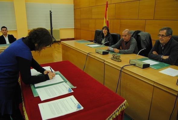 Asinando o acto de Galegos para sempre no Concello de Carballo Asinando o acto de Galegos para sempre no Concello de Carballo