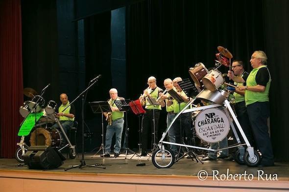A Charanga Escandalo en Vimianzo-Foto-Roberto Rua A Charanga Escandalo en Vimianzo-Foto-Roberto Rua