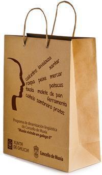 Bolsa en Galego en Muxia As bolsas da compra en Muxía van en galego