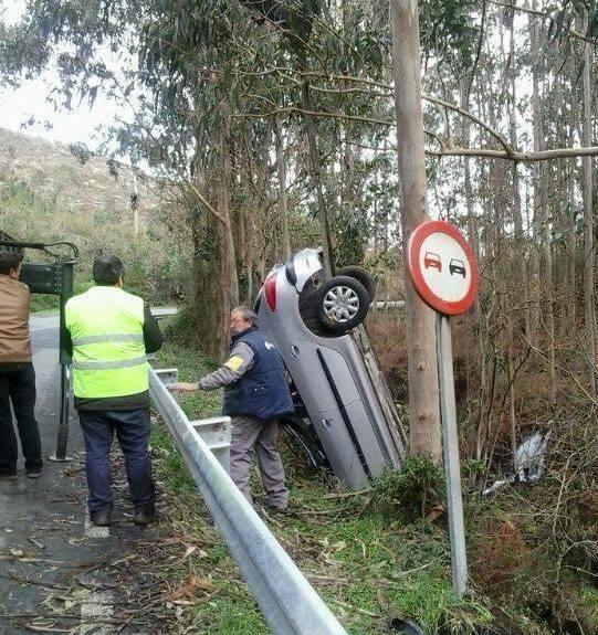 Accidente en Camelle-Foto-Marcos Bana Accidente en Camelle-Foto-Marcos Bana
