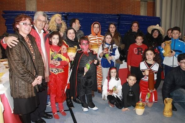 Participantes no Certame de Doces de Entroido de Malpic Participantes no Certame de Doces de Entroido de Malpica
