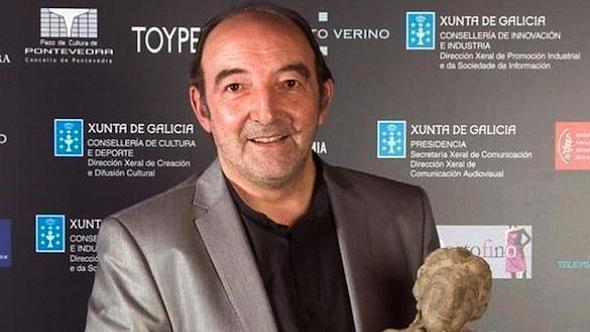 xose-manuel-olveira-pico Xosé Manuel Olveira Pico recollendo un premio