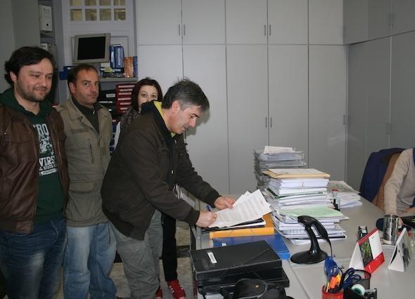 A mesa de Bergantinos fai entrega no Rexistro da Deputacion A mesa de Bergantinos fai entrega no Rexistro da Deputacion