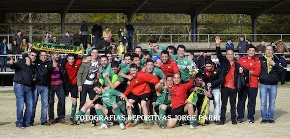 Bainas celebrando o titulo da 3 en Agra da Filgueira-Foto-Jorge Parri Bainas celebrando o titulo da 3 en Agra da Filgueira-Foto-Jorge Parri