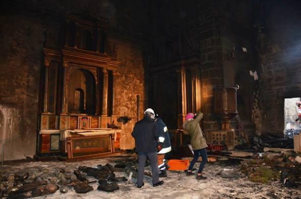 Imaxe do Santuario da Virxe da Barca despois do incendio-Foto-Bela Muxia Imaxe do Santuario da Virxe da Barca despois do incendio-Foto-Bela Muxia