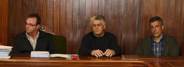 Concelleiros do Grupo de Goberno no pleno de Malpica Concelleiros do Grupo de Goberno no pleno de Malpica