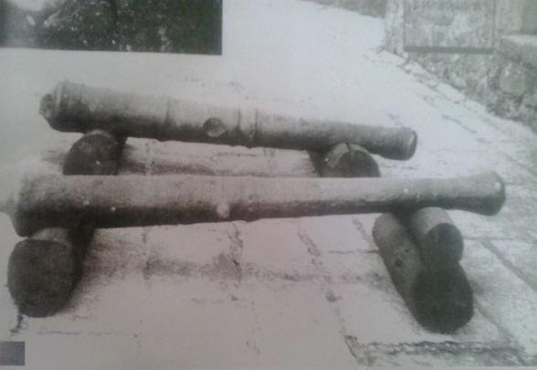Canons semellantes aos das Duas Catalinhas Canons do Duas Catalinhas atopados nas rochas de Camarinas