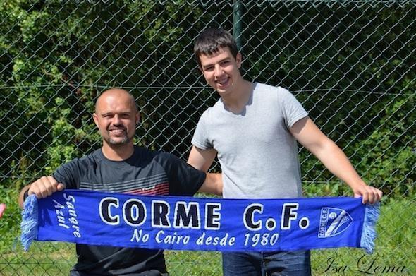 Martin Varela e David Castro coa bufanda do Corme o seuequipo-Foto-Isa lema
