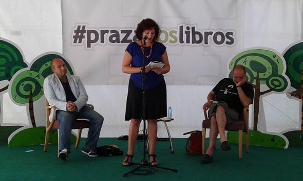 Na presentacion do libro de Xose Iglesias na PrazadosLibros de Carballo Na presentacion do libro de Xose Iglesias na PrazadosLibros de Carballo