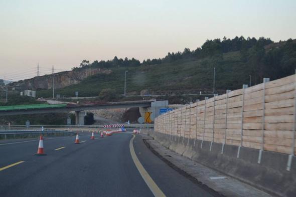 A AG-55 so ten un carril durante mais dun kilometro A AG-55 so ten un carril durante mais dun kilometro