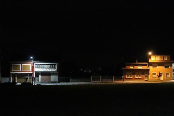 Imaxe que presenta o novo e o antigo alumeado de Carballo Imaxe que presenta o novo e o antigo alumeado de Carballo