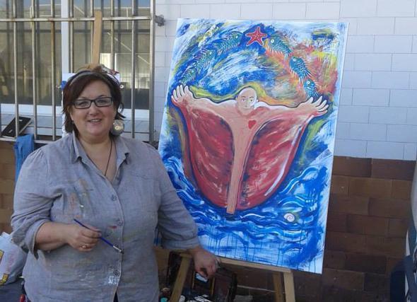 A muxia Viki Rivadulla pintando por Lugris A muxia Viki Rivadulla pintando por Lugris