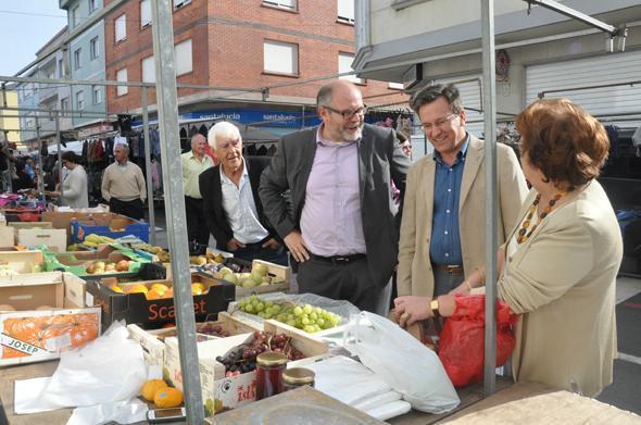 Vence con Antelo no mercado de Vimianzo Vence con Antelo no mercado de Vimianzo