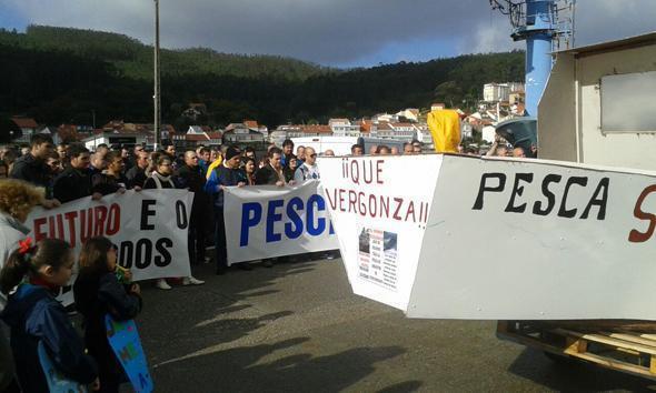 Manifestacion pola pesca de baixura en Corcubion-Foto-Alex Lopez Manifestacion pola pesca de baixura en Corcubion-Foto-Alex Lopez