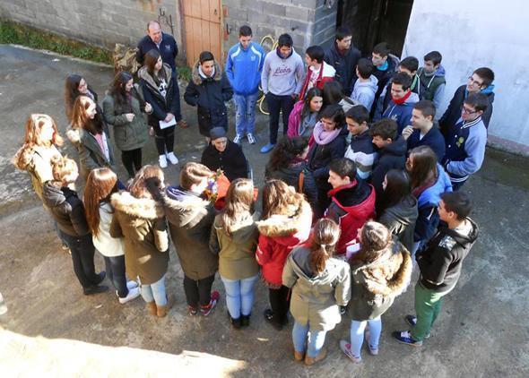 A Rexoubeira cos rapaces do CEIP Xose Pichel-Foto-Isabel Rey A Rexoubeira cos rapaces do CEIP Xose Pichel-Foto-Isabel Rey