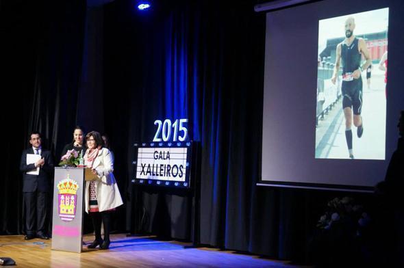 Nai e Irma de Martin Amarelle recollendo o premio na Gala Xalleiros Nai e Irma de Martin Amarelle recollendo o premio na Gala Xalleiros