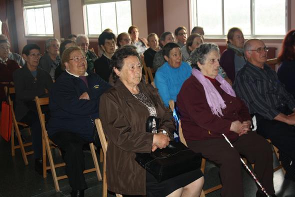 Maiores de Ponteceso atentos a clase Maiores de Ponteceso atentos a clase