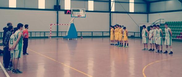 Imaxe do minuto de silencio gardado no partido junior masculino en Cee Imaxe do minuto de silencio gardado no partido junior masculino en Cee
